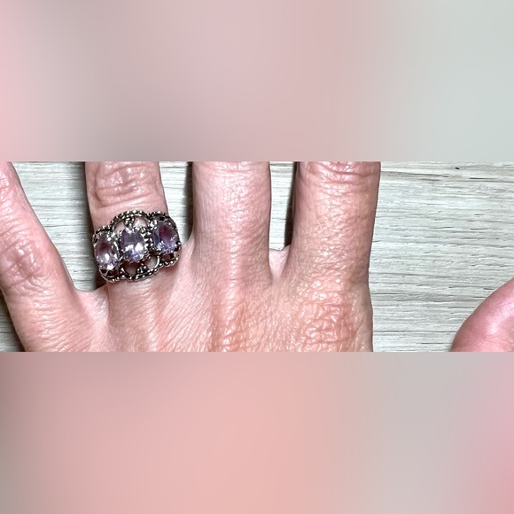 Vintage Designer Signed SETA Sterling Silver 3 Stone Amethyst Ring, Size 6 - Picture 9 of 11